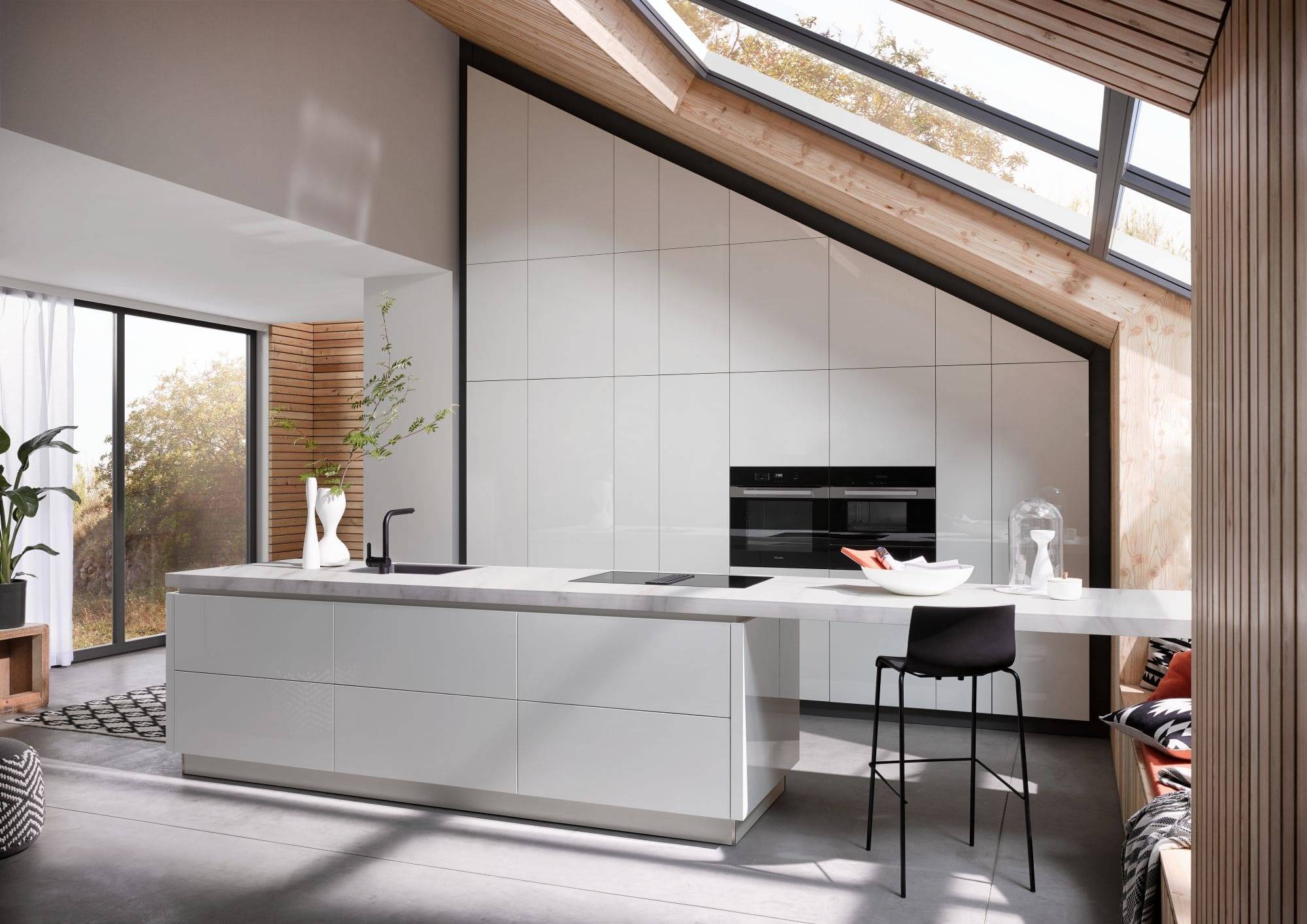 01 Gloss Av2130 Gl Weiss Hgl M 02 Ohne Lampe | Culina Kitchens, Wimbledon